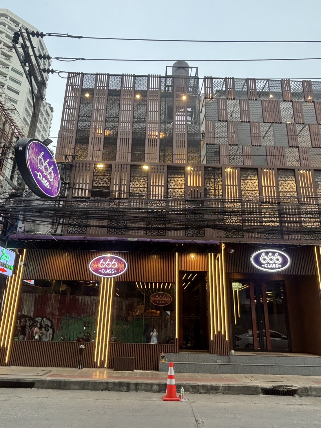 Read more about the article 방콕변마 추천 가이드 – 2025 최신 인기 순위